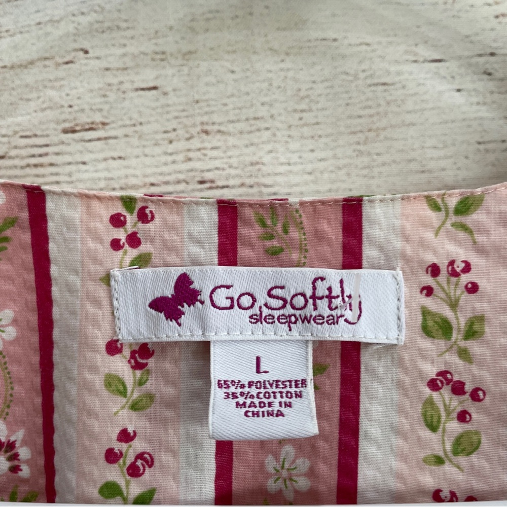 VINTAGE‎ GO SOFTLY COTTAGECORE ROBE/HOUSE DRESS IN FLORAL PRINT - Picture 8 of 8